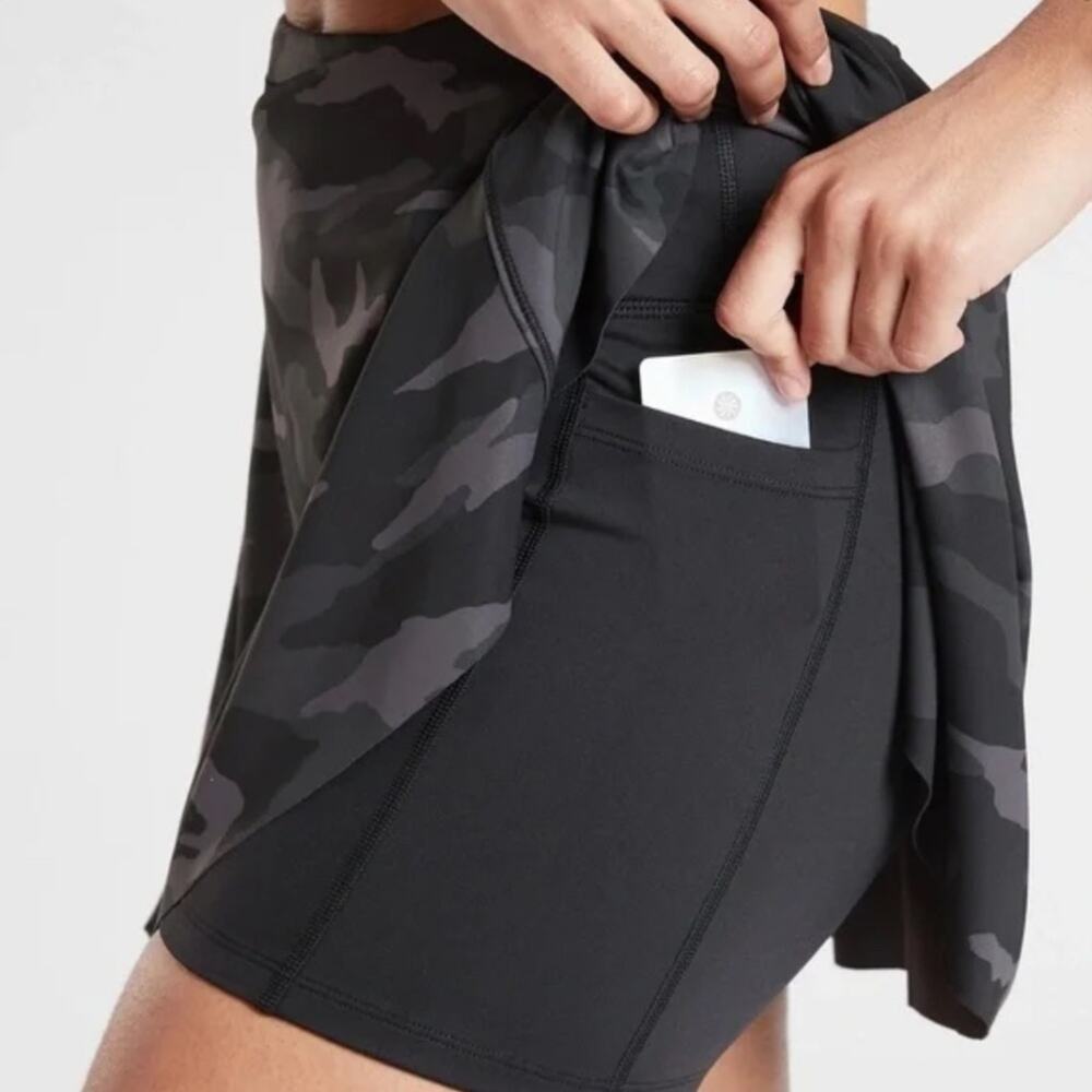 ATHLETA Black Match Point Camouflage Skort Size Medium - Picture 3 of 14